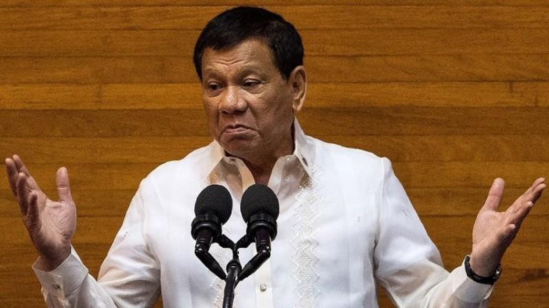 Rodrigo Duterte Duterte orders Philippines Police to kill idiots who resist arrest