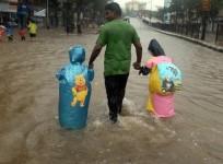 Mumbai floods: heavy rains lash Indian financial hub causing major disruption