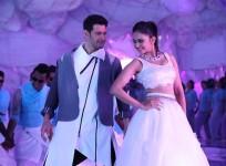 Mahesh Babu and Rakul Preet Singh in Spyder