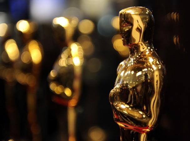 Overview of Oscar statues Overview of Oscar statues