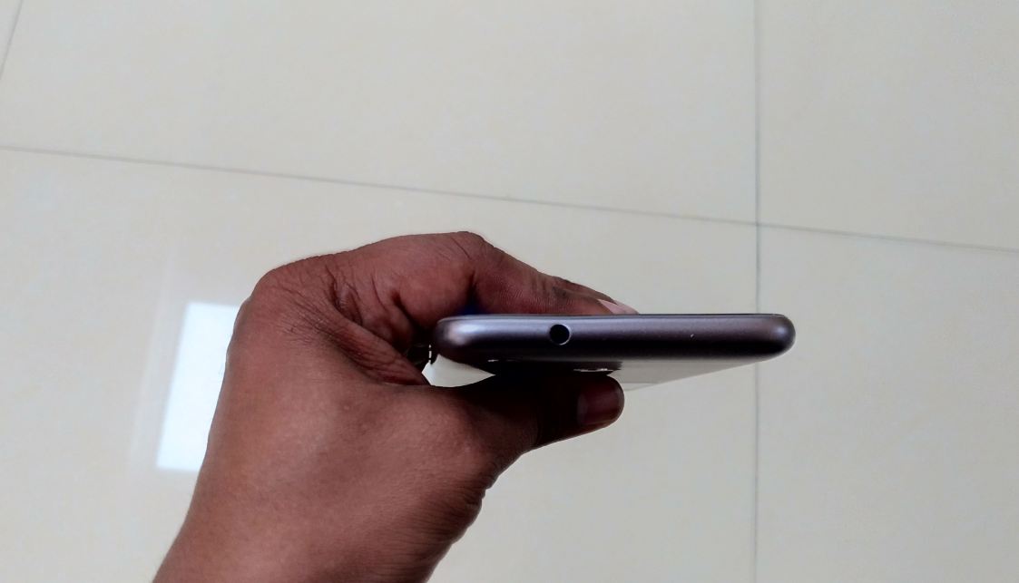 InFocus Turbo 5, review, design, display