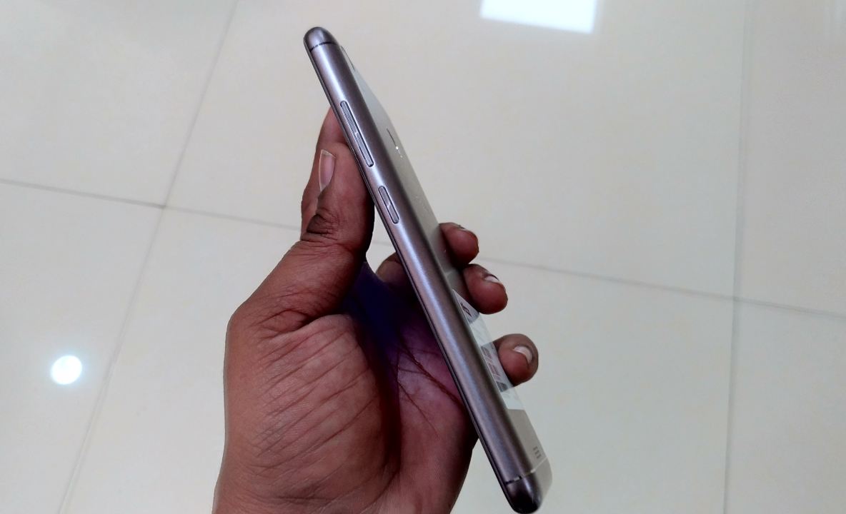 InFocus Turbo 5, review, design, display