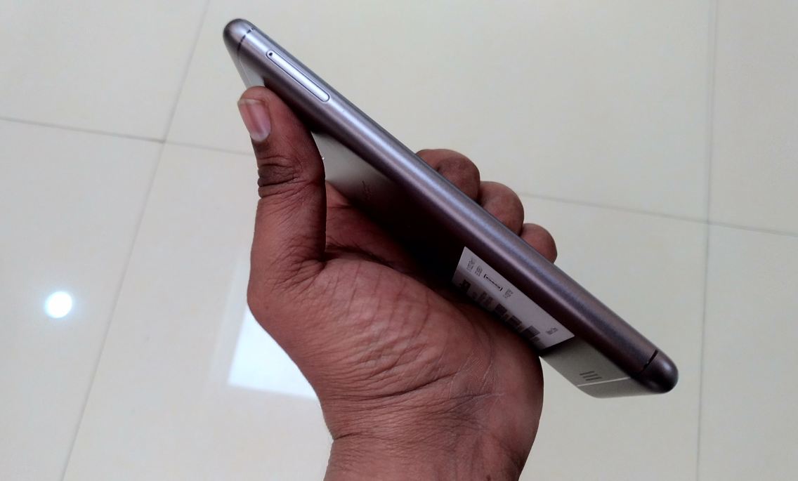 InFocus Turbo 5, review, design, display