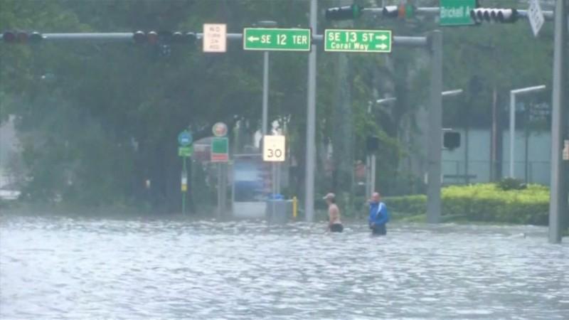 Hurricane Irma leaves behind flooding and destruction Hurricane Irma leaves behind flooding and destruction in Florida