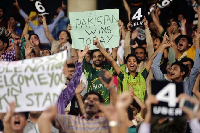 Pakistan cricket fans. Pakistan cricket, Pakistan fans, Pakistan vs World XI