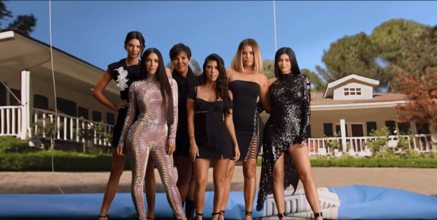 Keeping Up With The Kardashians Just Recreated Their Season 1 Opening Credits For Season 14 Promos Ibtimes India keeping up with the kardashians just