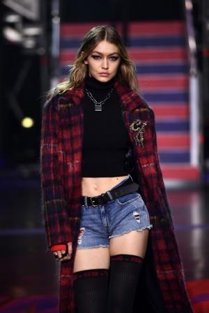 Gigi Hadid's tartan coat gigi hadid