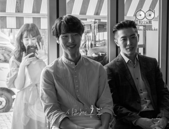 A behind-the-scene photo of SBS drama Temperature Of Love. Temperature Of Love