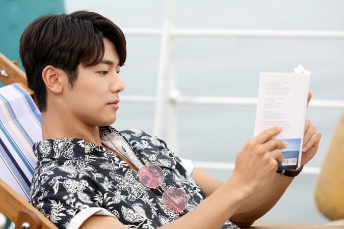 Kwak Hyun might stop chasing Song Eun Jae in Hospital Ship episodes 21 and 22. Hospital Ship