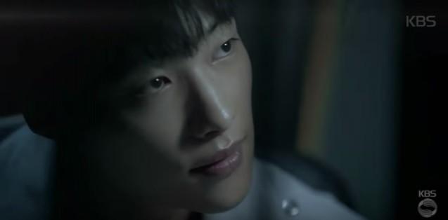Rescue Me star Woo Do Hwan as a con artist named Kim Min Joon in Kdrama Mad Dog. Mad Dog
