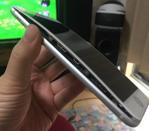 Apple iPhone 8 series battery flaw splits the device open, company starts internal investigation Apple, iPhone 8 Plus, battery fault, iPhone 8 burst