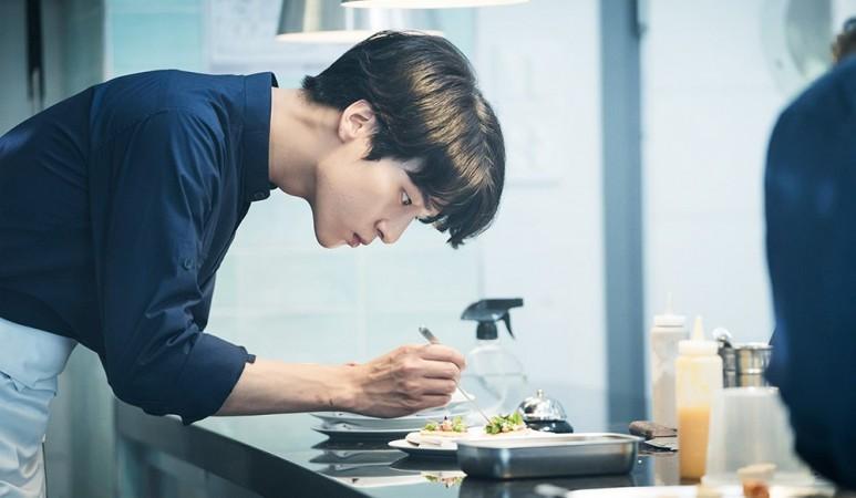 Romantic Doctor Teacher Kim actor Yang Se Jong as On Jung Seon in SBS drama Temperature Of Love. Temperature Of Love