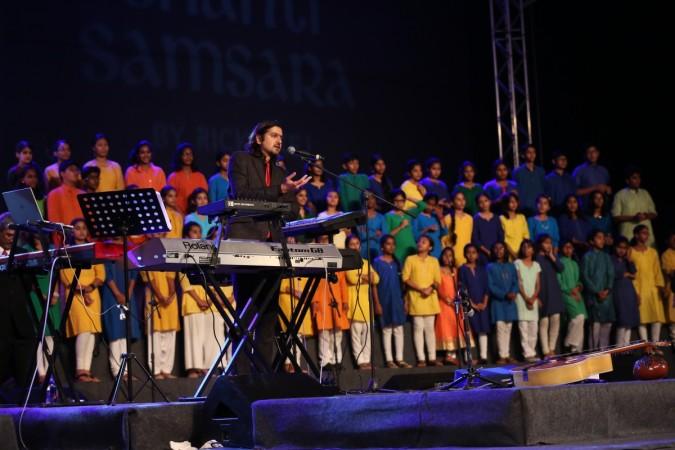 Ricky Kej live in Bangalore. roundglass