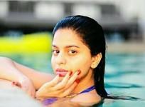 SRK daughter Suhana swimming pool