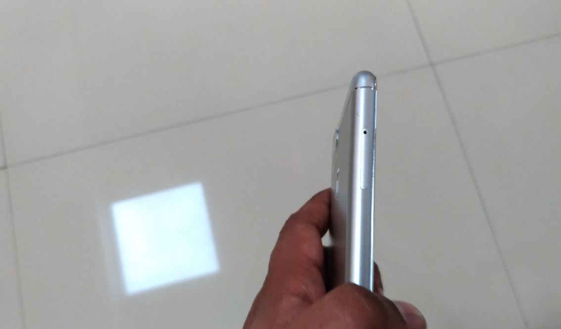 Asus Zenfone Zoom S features SIM tray on the left edge Asus, Zenfone Zoom S, review, display, design, battery, performance
