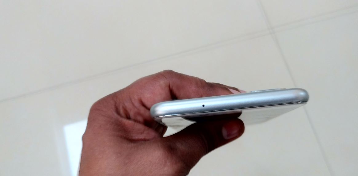 Asus Zenfone Zoom S houses just a mic on top-edge Asus, Zenfone Zoom S, review, display, design, battery, performance