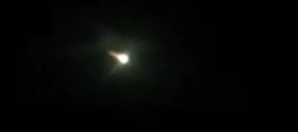 Meteor as bright as full moon streaked across the sky in China Meteor in China
