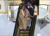 Saudi Kings golden escalator gets stuck