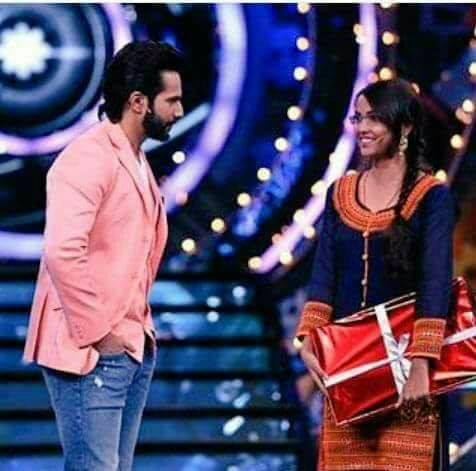 Jyoti Kumari with Varun Dhawan on Bigg Boss 11 opening episode Jyoti Kumari with Varun Dhawan on Bigg Boss 11 opening episode