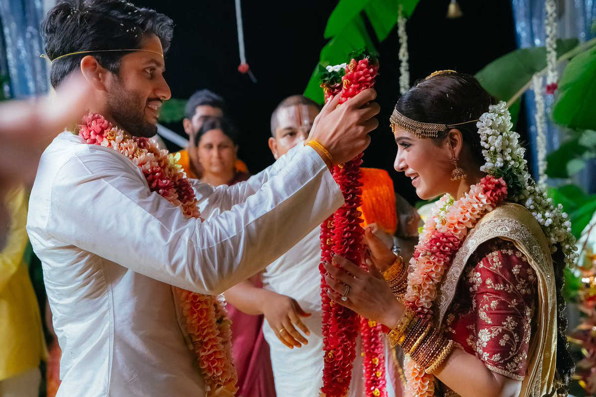 Samantha and Naga Chaitanya tied the knot. Samantha-Naga Chaitanya Wedding: The couple exchanging garlands