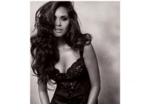 Esha Gupta
