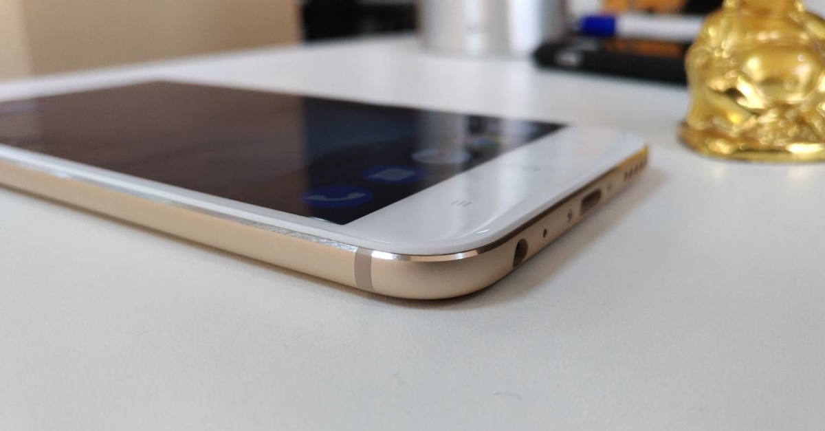 Xiaomi Mi A1 Android One series with 2.5D curved Gorilla Glass cover on top Xiaomi, Mi A1, Android One, review, camera, design,price, specifications, launch, features