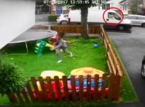 Suspicious van driver offers doughnuts to three little girls