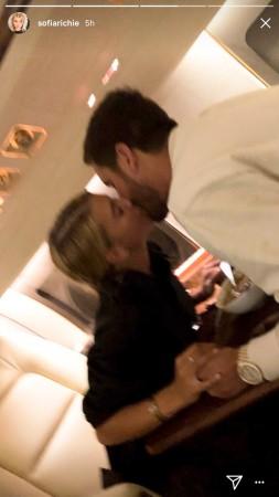 Sofia Richie and Scott Disick snapped making out before boarding a plane. scott and sophia