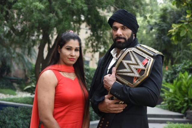 Kavita Devi with WWE champion Jinder Mahal in India wwe, kavita devi