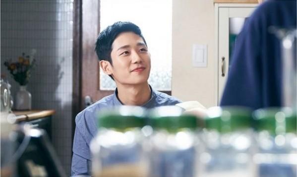 Jung Hae In as a young police officer named Han Woo Tak in SBS drama While You Were Sleeping. While You Were Sleeping