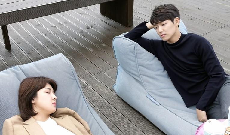 Romance on the cards for Song Eun Jae and Kwak Hyun in Hospital Ship. Hospital Ship