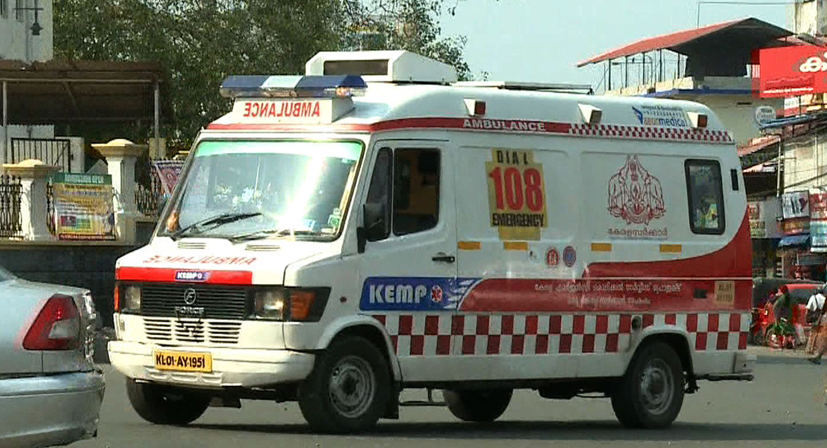 kerala-video-of-car-blocking-ambulance-s-way-goes-viral-netizens-dig