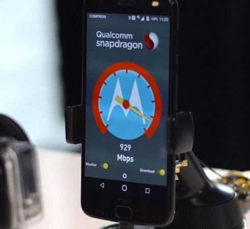 Motorola, Moto Z2 Force, Qualcomm X16 LTE modem, Verizon, Gigabit LTE, high speed internet