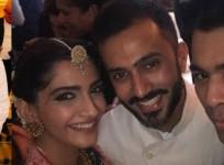 Sonam Kapoor, Anand Ahuja celebrate Diwali together