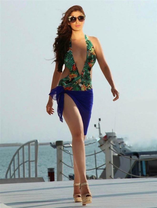 Raai Laxmi in Julie 2 Julie 2 Raai Laxmi