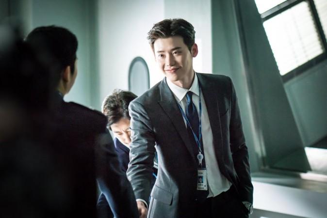 A behind-the-scene photo of SBS drama, While You Were Sleeping. While You Were Sleeping