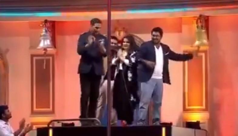 Akshay Kumar with mentors Mallika Dua, Zakir Khan and Hussain Dalal on the sets of The Great Indian Laughter Challenge. Akshay Kumar, mallika Dua, Vinod Dua