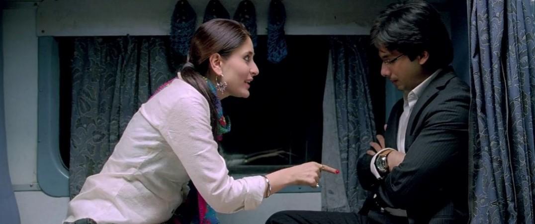 Jab We Met Completes A Decade 10 Famous Dialogues Of Shahid Kareena Starrer That You Would Love To Mimic Ibtimes India Jab we met english when we met is a 2007 indian romantic drama film directed and written by imtiaz ali the film produced by dhillin mehta under shree ash. 10 famous dialogues of shahid kareena