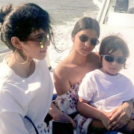 Suhana Khan with little brother AbRam Suhana Khan with little brother AbRam