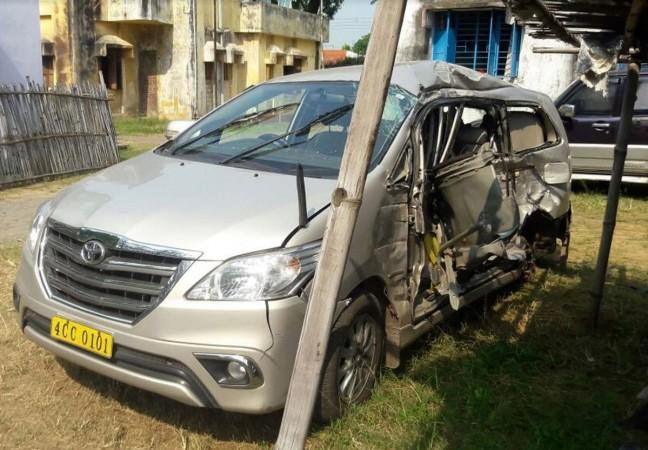 The innova in which Myanmar Consul-General was travelling to Kolkata after a seminar in Bihar's Gaya, on Friday afternoon Pyi soe car