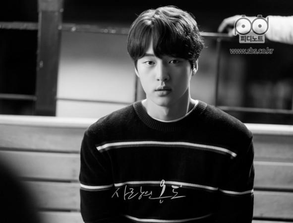Romantic Doctor: Teacher Kim actor Yang Se Jong as Chef On Jung Sun in SBS drama Temperature Of Love. Temperature Of Love