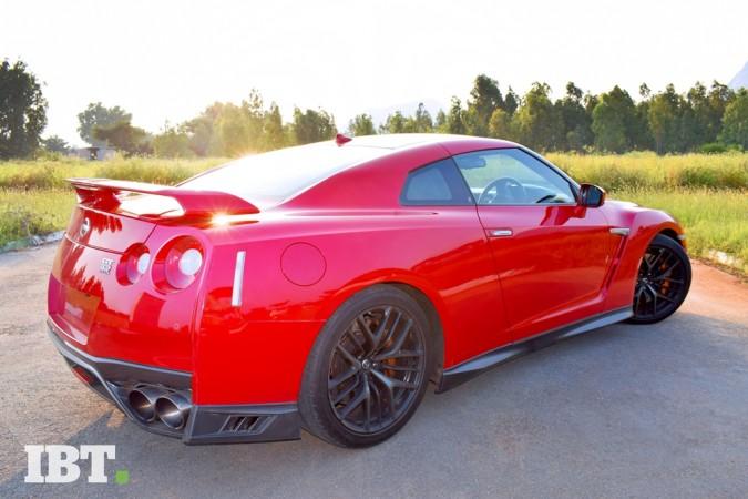 2017 Nissan GT-R has a clean yet sporty exterior design 2017 Nissan GT-R