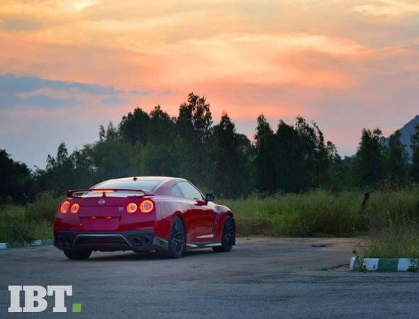 The massive exhaust and signature four-ring tail-lights adds a lot of character to the GT-R 2017 Nissan GT-R