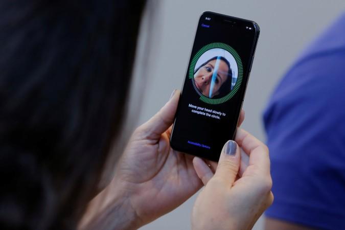 Apple iPhone X Face ID fails to stop intruder from unlocking - IBTimes India