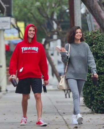 Selena Gomez Takes a Louis Vuitton Bag on a Date With Justin Bieber