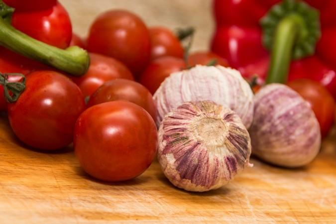 garlic, tomatoes,