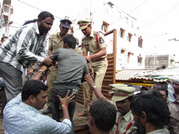 Beggars from the streets of Hyderabad being loaded in trucks, by the police and residents Beggars-hyderabad