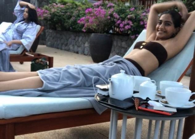 Bikini-clad Sonam Kapoor chilling with Veere Di Wedding Sonam Kapoor