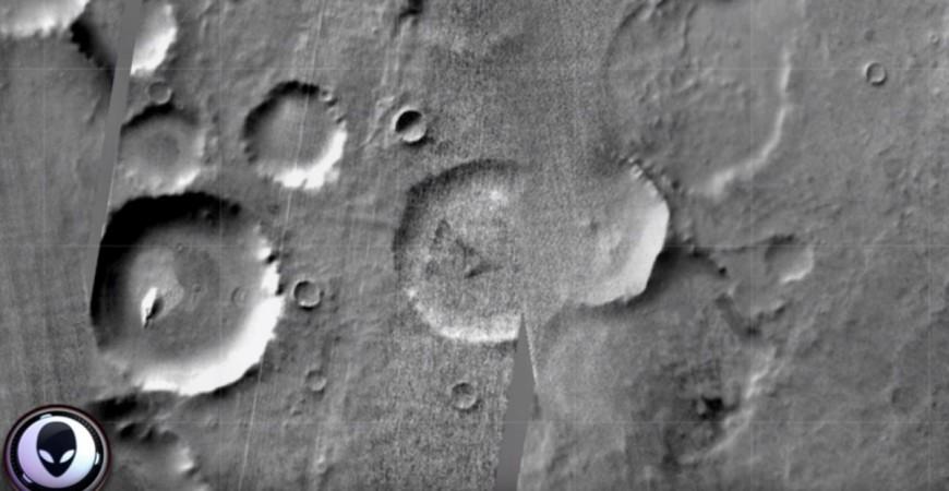 The strange triangular shaped object on Mars is believed to be a crashed UFO UFO site