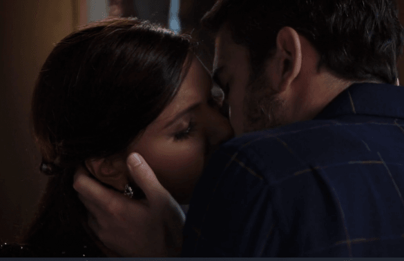 Mindy and Danny kissing. mindy 1